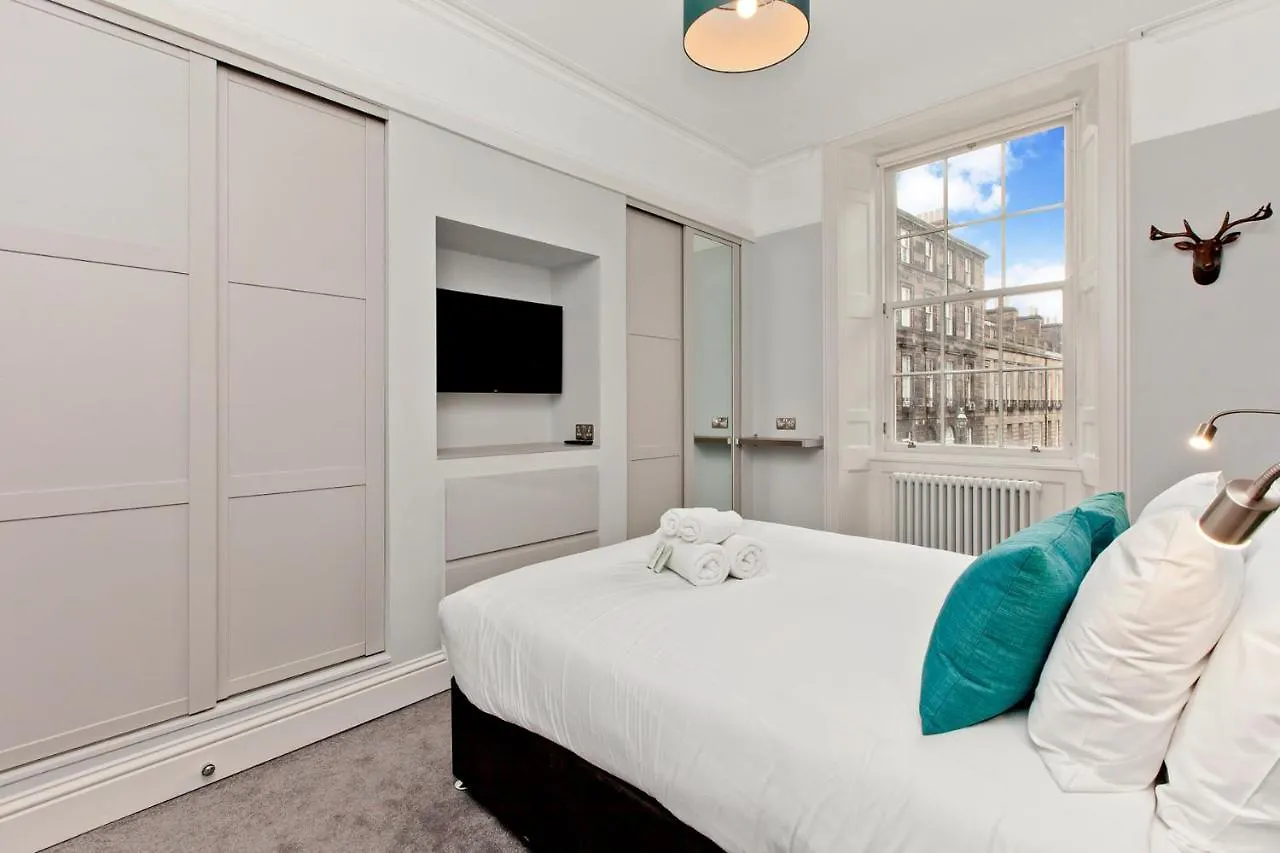 Modern & Spacious 1 Bed Apt, West End Edinburgh